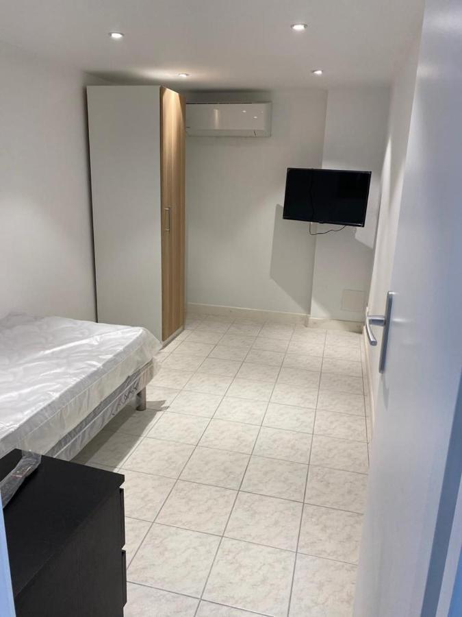Aparthotel FIVE STARS DUPLEX - 6 Personnes à Marseille Extérieur photo